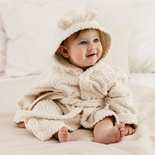 Couches, pyjama, gigoteuse... Comment habiller votre bébé pour la nuit ?