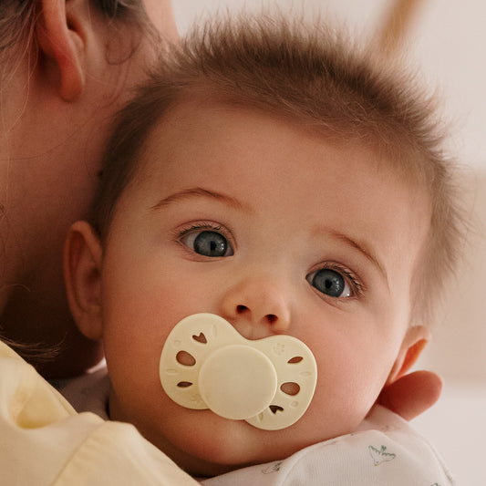 Lot de 2 sucettes anatomiques