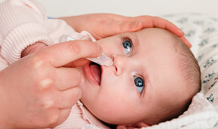 Comment moucher un bébé avec et sans mouche-bébé ?