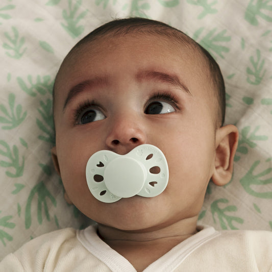 Lot de 2 sucettes anatomiques