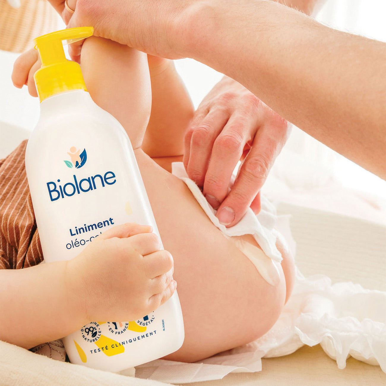 La crème change Biolane protège l'épiderme fessier de votre bébé