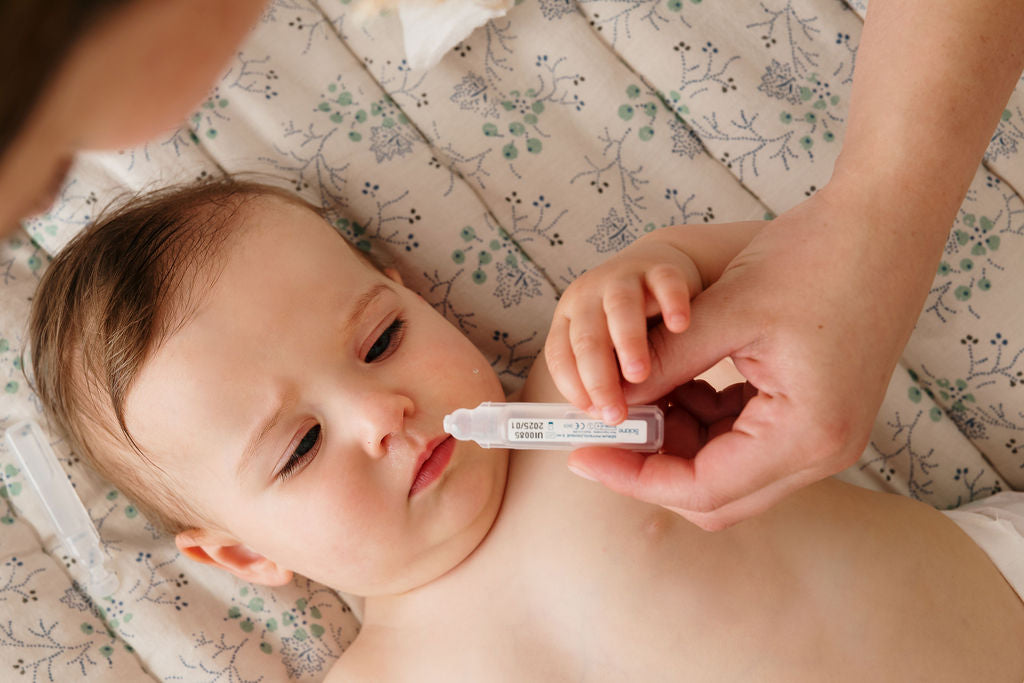 Sérum physiologique : nettoyer le nez de bébé - BIOLANE