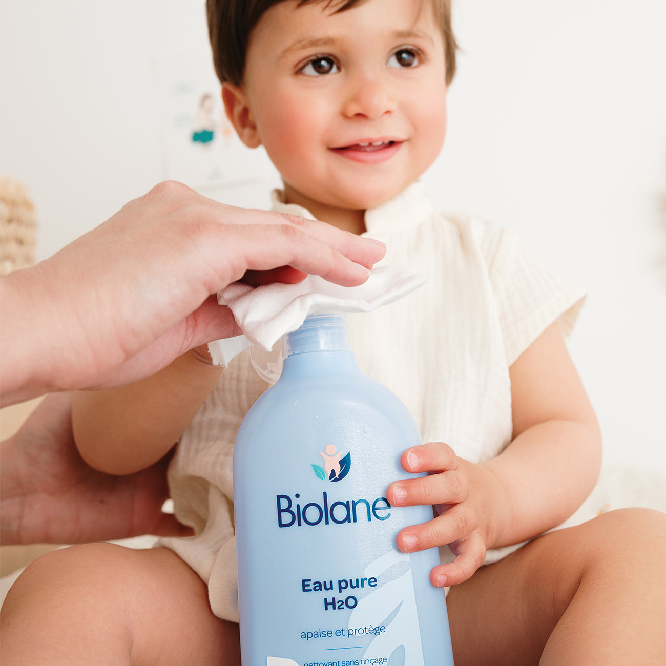 Recharge eau pure nettoyante bébé H2O BIOLANE : la recharge de 400mL à Prix  Carrefour